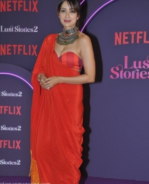 Vidya Malvade is on fire in her red saree 