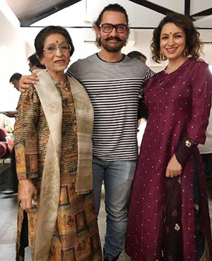 Shabana, Javed Host Diwali Bash