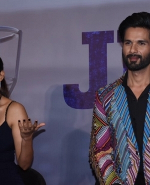 Shahid Kapoor and Mrunal Thakur take questions from press