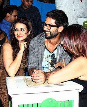 Shahid Kapoor Snapped at Olive