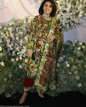 Neetu Kapoor is stylish in her suit 