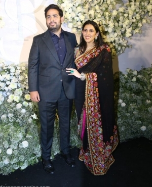 Akash Ambani and wife Shloka Mehta make a grand entrance 