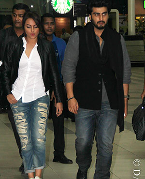 Sonakshi And Arjun Snapped At Airport