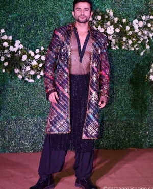 Sahil Salathia poses his chiseled physique 