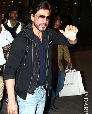 Shah Rukh Khan spotted at the Mumbai International Airport