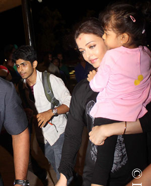 Aishwarya Rai Bachchan leaves for the festival with daughter Aaradhya