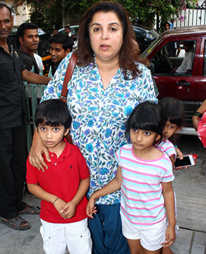 Farah Khan with her kids Czar, Diva and Anya at Bandra