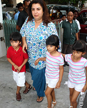 Farah Khan with her kids Czar, Diva and Anya at Bandra