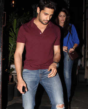 Sidharth Malhotra snapped with a mystery girl