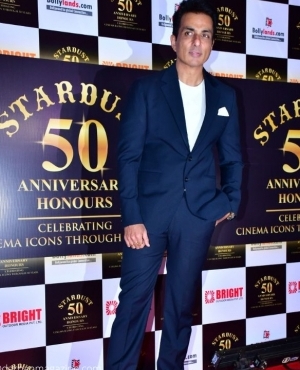 Sonu Sood gives a cool vibe in blue 