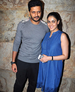 Stars Watch Bobby Jasoos