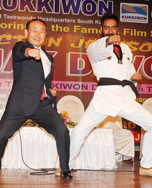 Taekwondo Master Felicitate Ajay Devgn