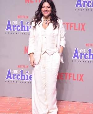 Director of the movie Archies-Zoya Akhtar looks hot in her white suit 