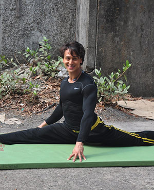 Tiger and Kriti Promote Heropanti