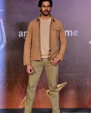 Sidharth Malhotra strikes a pose for the press 