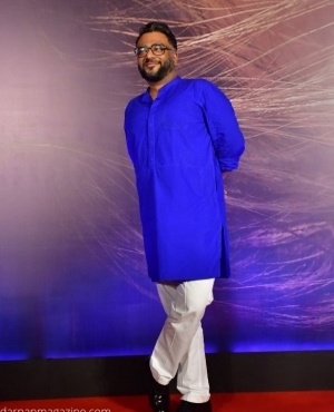 Director Sudhanshu Saria looks great in blue 