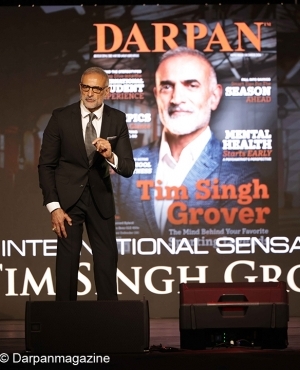 Tim Singh Grover Darpan Award recipient in the International Sensation Category receives award from Katie Yu, Regional VP, Business Financial Services at RBC.