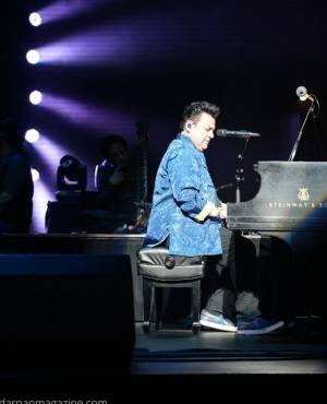 Adnan Sami the fastest keyboard player in the world showcases his talent 