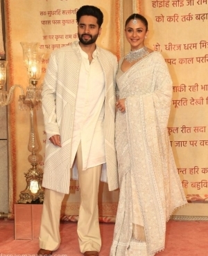  Jackky Bhagnani is all smiles alongside his beautiful wife Rakul Preet Singh 