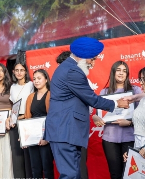 Mr.Bath congratulates all the winners 