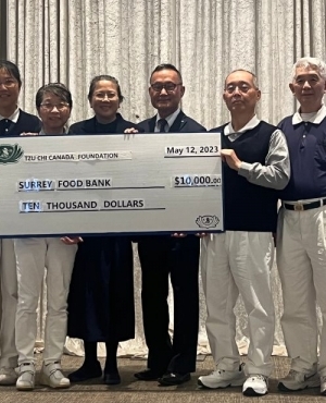 Tzu Chi Canada Foundation makes a donation 