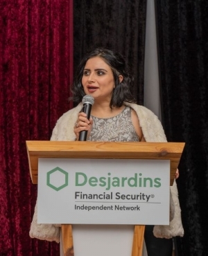 Nira Arora of Beat 94.5 MC for the event 