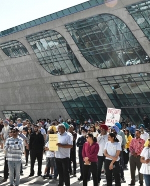Volunteers and public come together for the rally 
