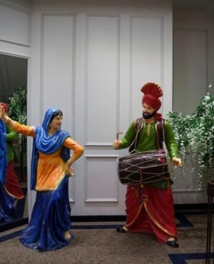 Figurines decor at the banquet hall 