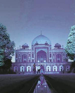 Landmarks Light Up UN Blue On 70th Anniversary