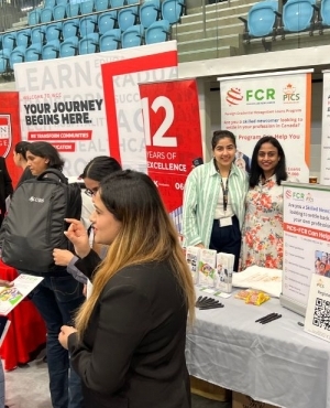 Discussions and photos continue 