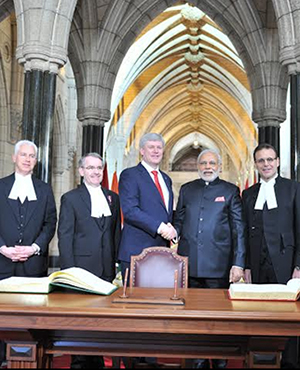PM Modi in group photo with Canadian Parliamentarians at Confederation Hall of Canadian Parliament, Ottawa 