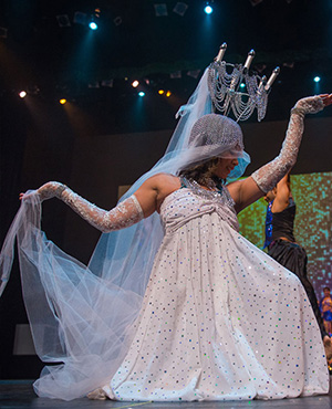 Senior Instructor Suragini Ravindran opens the show with The SHIAMAK Dance Team – Vancouver. 