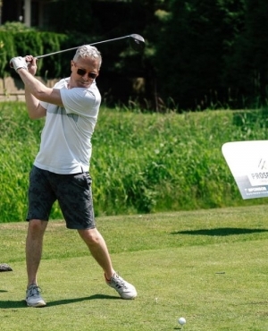 Surrey Golfer showcases his skills 