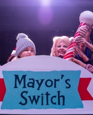 Mayor Locke and kids excited to light up the tree 