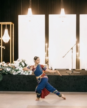 Bharatnatyam dance performer 