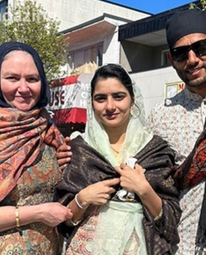 Attendees at the Vancouver Vaisakhi parade 