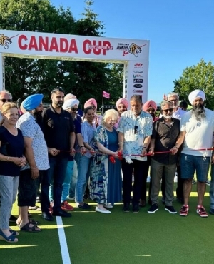 Surrey Mayor Brenda Locke, MP Sukh Dhaliwal, MP Randeep Sarai, and Balraj Mann of BM Group of Companies at the ribbon cutting 
