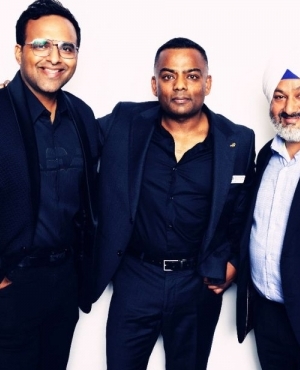 Some more networking happening at the event 