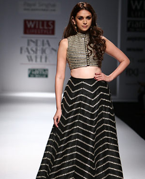 Payal Singhal show at WLIFW SS 15