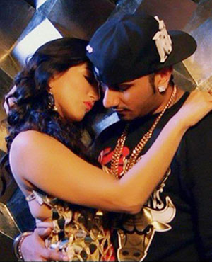 Sunny Leone and Yo Y Honey Singh